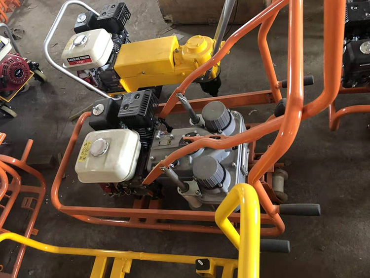 NLB-600型(xing)雙頭内燃螺栓(shuan)扳手