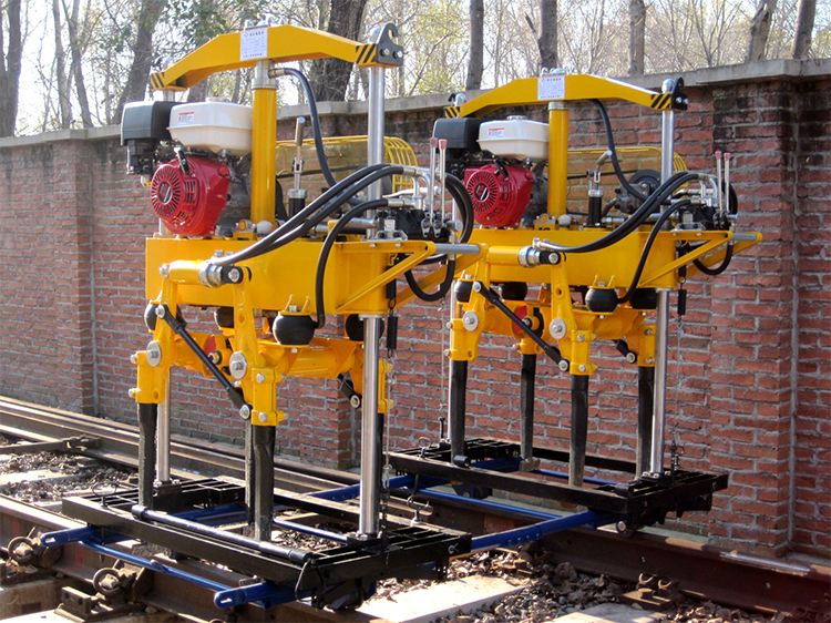 YD-22型液(ye)壓線路搗固(gù)機