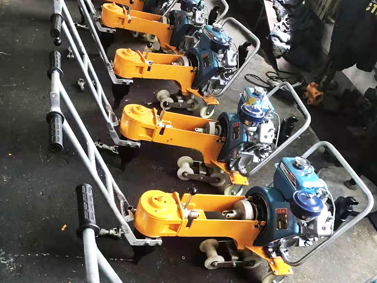 NLB-300型(xing)單頭内燃螺栓(shuān)扳手