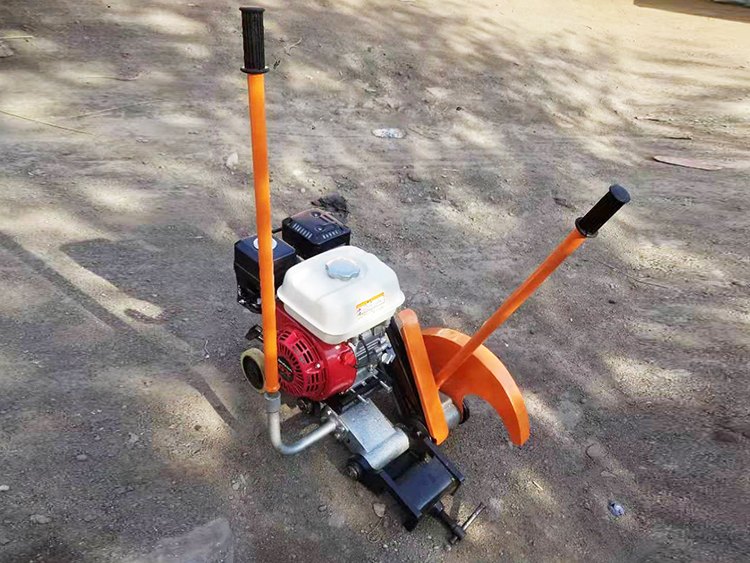 NQG-6.5II型内燃(ran)鋼軌鋸軌機(jī)