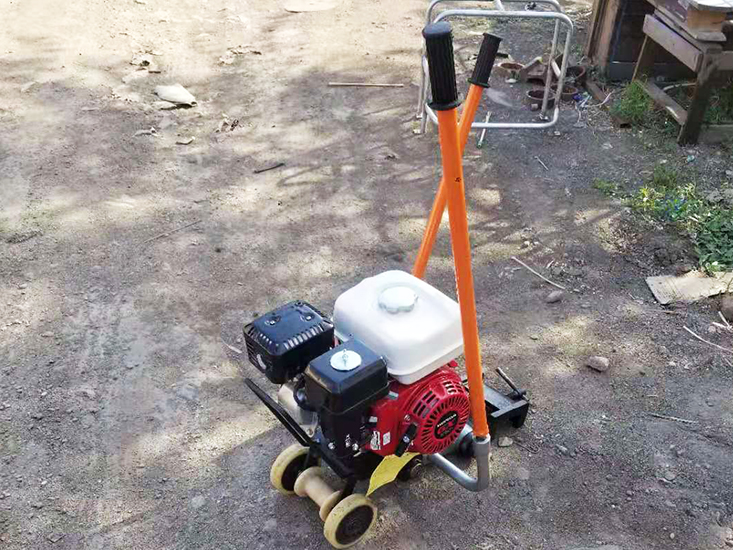 NQG-6.5II型(xing)内燃鋼軌鋸(ju)軌機 