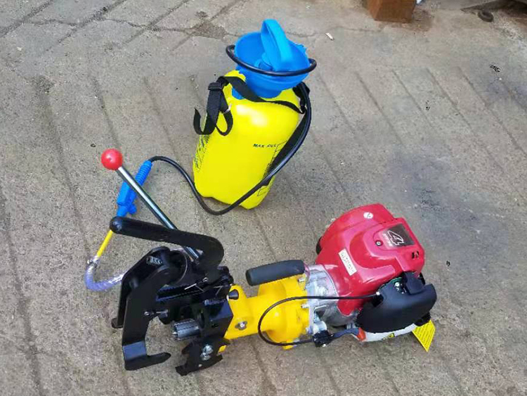 NZG-31型内燃鋼軌鑽孔(kǒng)機