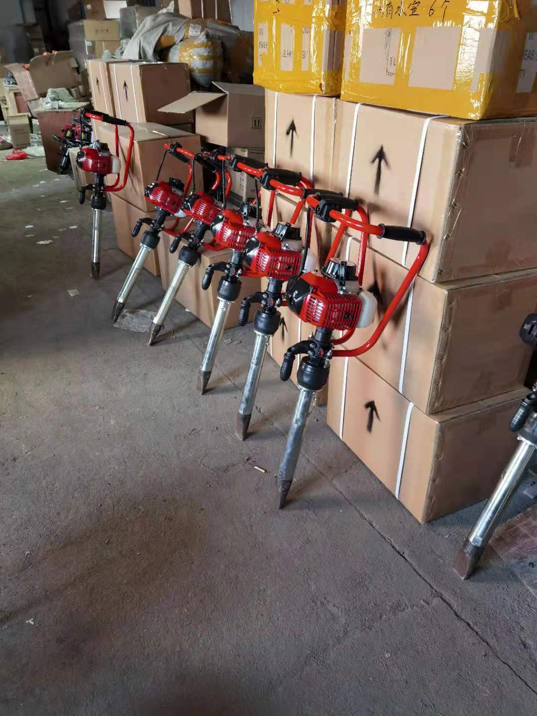 ND-4型(xíng)手提式(shi)内燃搗(dao)固鎬