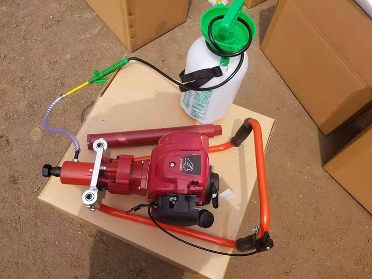 NLQ-45型内(nèi)燃砼枕螺(luo)栓鑽取機(ji)