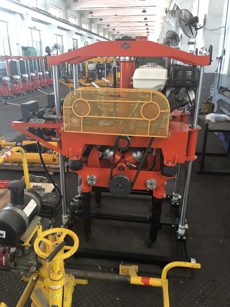 YCD-4型液(yè)壓道岔搗固(gu)機