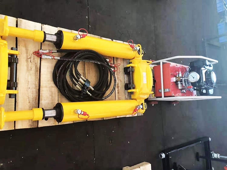 YLS-900型液壓拉伸(shēn)機